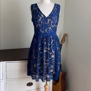 Francescas blue and tan Lacey shift dress stretch